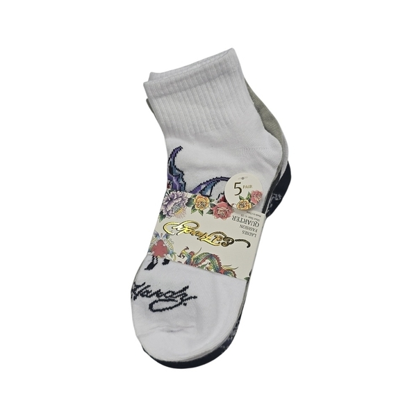 Ed Hardy Women Size 4-10 Black White Gray Fashion Quarter Socks 5 Pack Mid Crew - Picture 1 of 4